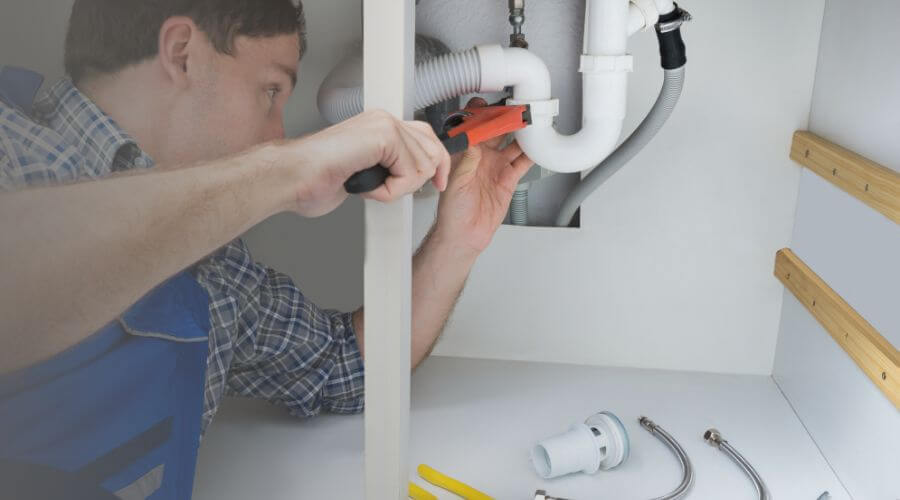 Expert burst pipe repair services in Hicksville, OH